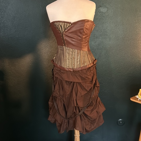 Steampunk Inspired Corset and Skirt - Picture 3 of 8